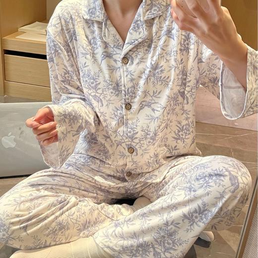 【OKDAY 碎花图腾家居服】德绒面料 软软糯糯很舒服 颜值品质都很在线 细腻柔软面料不显胖 贵气感满满 商品图3