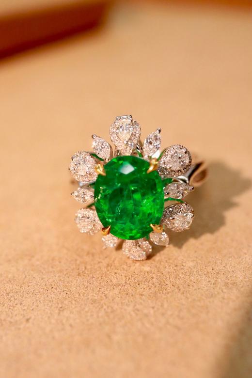 2.42ct刻面祖母绿戒指 商品图1