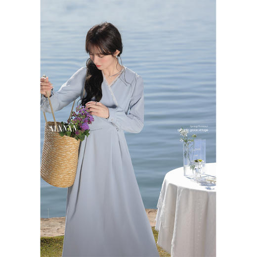 鹿向南「春日序曲」法式气质连衣裙2025新款女春季显瘦设计感裙子 商品图3