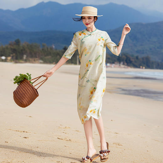HM-S489春季高端苎麻印花改良旗袍裙文艺彩绘中式斜襟立领盘扣连衣裙 商品图0