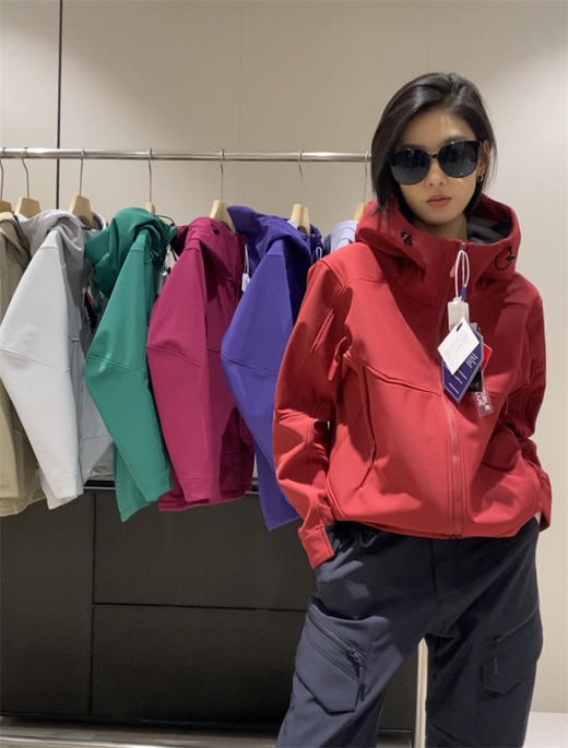 户外冲锋衣！2025新款五防抗撕裂火山岩暖绒锁温情侣款冲锋衣！ 商品图5