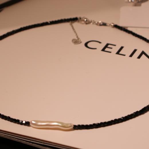 【甄珠贝】禅意zen 【玄境】时髦感十足的黑尖晶石2-3mm + baby珠 2.5-3mm 淡水珍珠项链 锁骨链 尾部可调节纯银链 商品图1