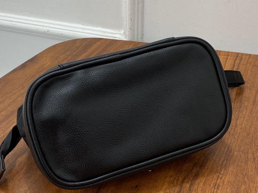 精致女孩必入！！香奈儿化妆包。大容量便携化妆包

在柜子买护肤品达到一定额度柜姐会送的化妆包
东西很不错，内有标，扫码可进官网 商品图8