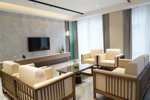 周宁美亚百岁康康养酒店 豪华行政套房（大床房1晚） 商品图4