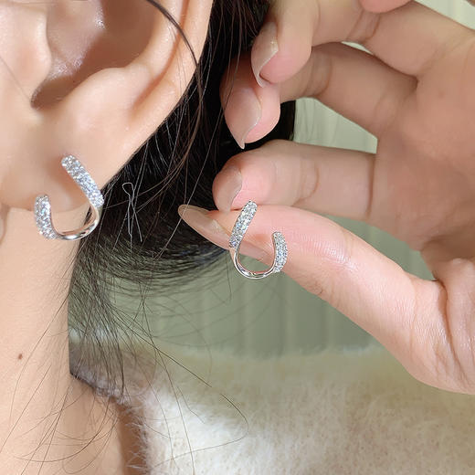 卡蒂罗/KADER U字星环耳钉 轻奢时尚几何小众设计纯银耳钉 满钻优雅通勤防过敏耳饰 简约日常百搭蛇年配饰 商品图3