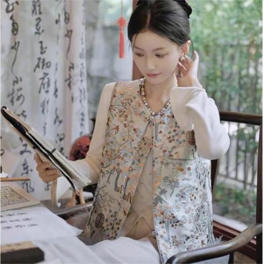 【非遗宋锦马甲/打底衫】宋锦提花工艺 拼接水貂毛 内里夹棉 保暖又显贵气 鸵鸟毛点缀 国风新贵气 商品图2