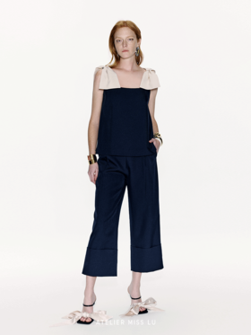 【跳跃星辰】撞色造型蝴蝶结设计A字上衣