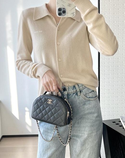 香奈儿𝟮𝟱𝗖早春手提保龄球贝壳包黑色（UB*MDL） 商品图3