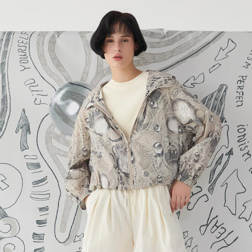 谜底连帽花色短外套2025春新品原创主题涂鸦感印花长袖251MW0137 商品图0