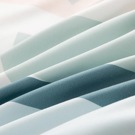 多喜爱 新疆精梳棉四件套 半圆理光/虞梦 精梳全棉 柔软舒适 细腻亲肤 斜纹织造 商品图3