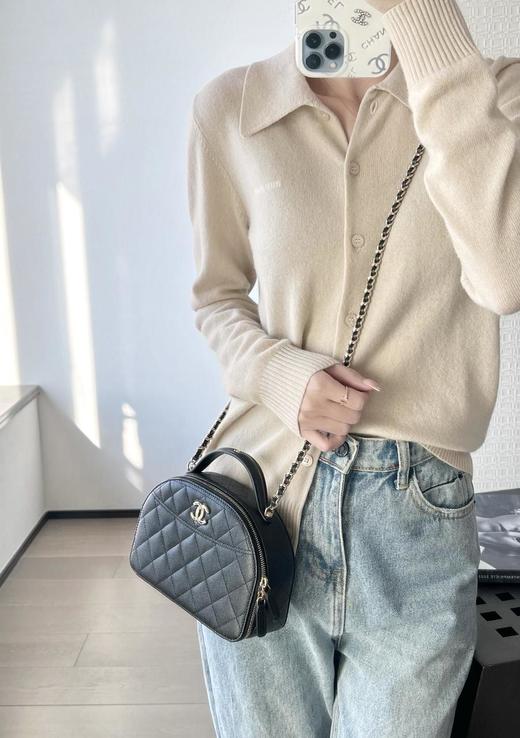 香奈儿𝟮𝟱𝗖早春手提保龄球贝壳包黑色（UB*MDL） 商品图4