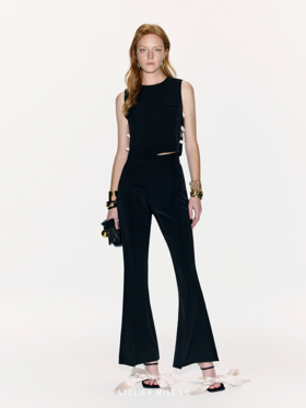 【独占】撞色兔耳蝴蝶结侧面镂空无袖上衣