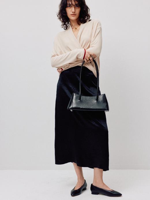 LIYIHAN织梦丨25春醋酸压褶肌理感半身裙女A摆黑色法式中长款长裙 商品图4