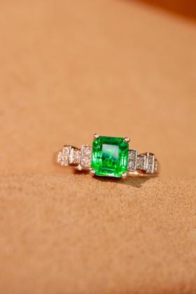 1.17ct刻面祖母绿戒指