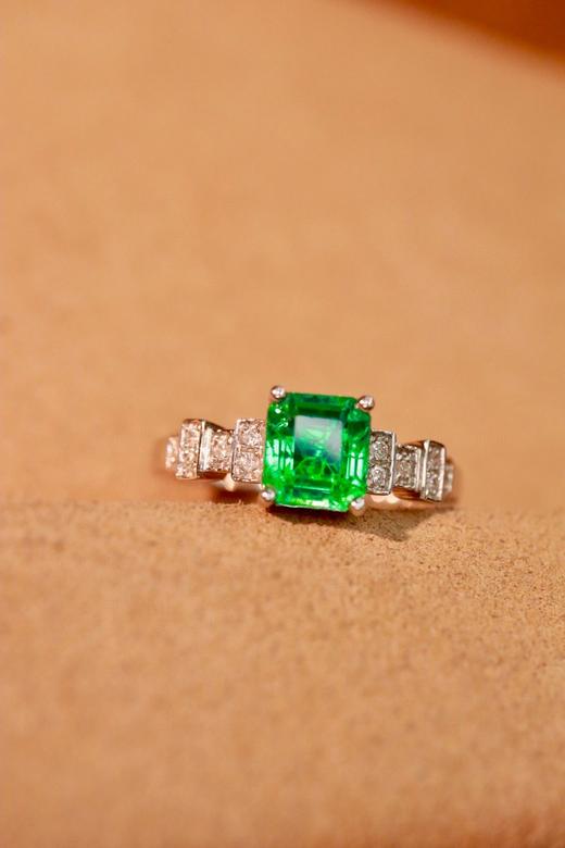 1.17ct刻面祖母绿戒指 商品图0