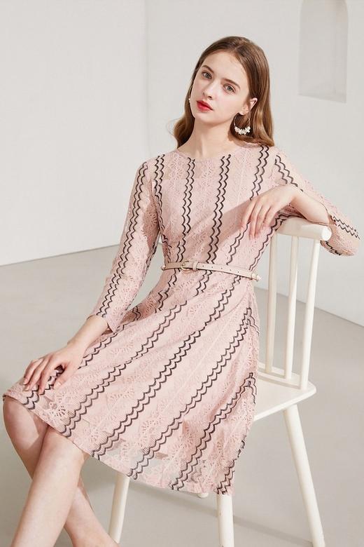 秋水伊人 水波纹蕾丝收腰连衣裙 11666【不含腰带】 商品图5