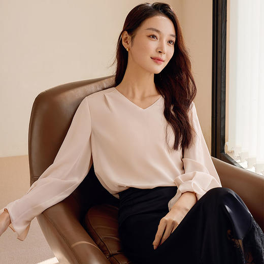 玳莎V领重磅真丝衬衣女士100%桑蚕丝宽松花瓣袖上衣2025新款春季  FA31312 商品图0