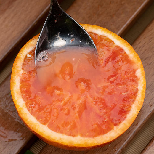 【斌哥优选】玫瑰血橙。除天地盖礼盒规格，其余都多送一斤。自带玫瑰香味的橙子。维c含量高，9甜1酸，不催熟不打蜡，sgs118项未检测出。发京东。不是每个都有血丝哦~ 商品图4