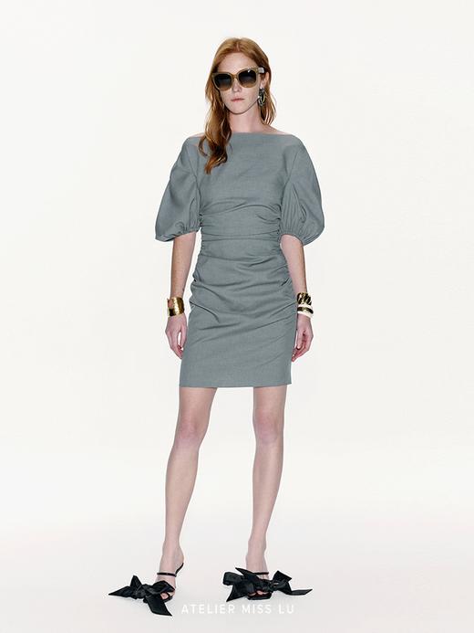 【奥菲利亚】褶皱设计一字领微露背廓形袖连衣裙 商品图3