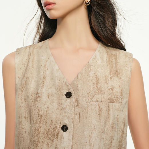 NEELLY纳俪商场同款春季新款时尚扎染休闲无袖马甲女极简个性上衣N25023D01107 商品图2