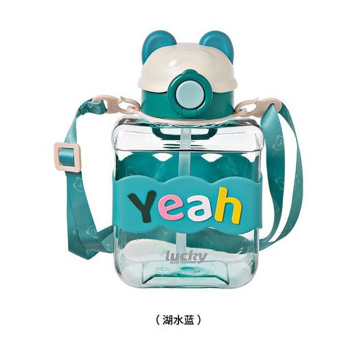 【清新卡通造型，可爱背带设计！】小熊方形塑料水杯吸管杯 幼儿园学生可爱背带水壶 卡通杯子活动礼品 食品级PC材质-QQ 商品图5