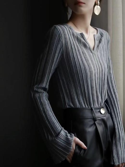 【肌理坑条喇叭袖针织衫】轻社交氛围 精致实穿 为你加持春天的优雅~~ 商品图6