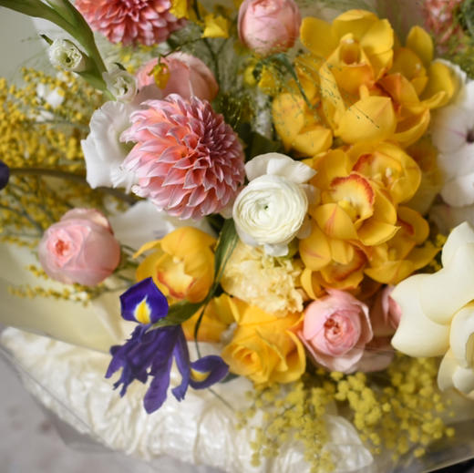 《和煦春风》大花蕙兰暖色系大花束 商品图1