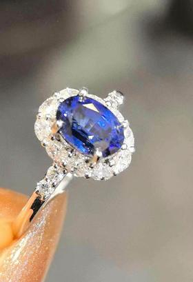 1.58ct刻面蓝宝石戒指