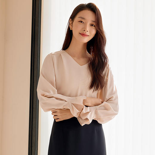 玳莎V领重磅真丝衬衣女士100%桑蚕丝宽松花瓣袖上衣2025新款春季  FA31312 商品图1