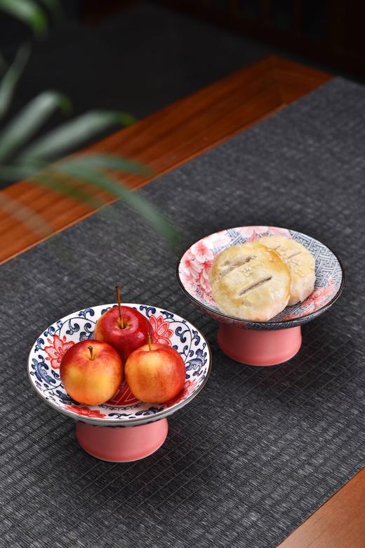 宋风高足青花果盘3个/组 源于宋代的茶道美学 ｜

德化羊脂玉胚底 釉下彩图案栩栩如生 高足设计 摆放平稳 百搭美器 一物多用 商品图4