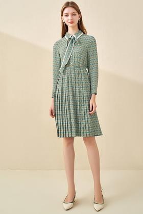 SENTUBILA尚都比拉 飘逸绑带压褶碎花连衣裙 11631