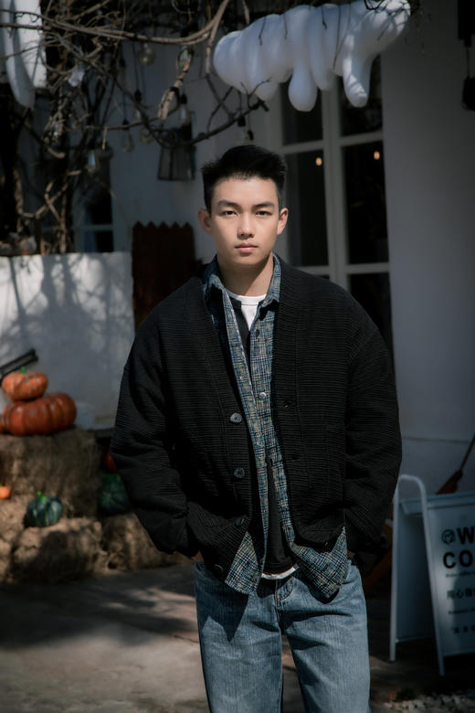 51256623简洁开衫卫衣 商品图0