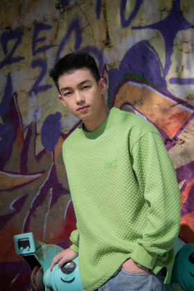 E512564296时尚肌理圆领卫衣