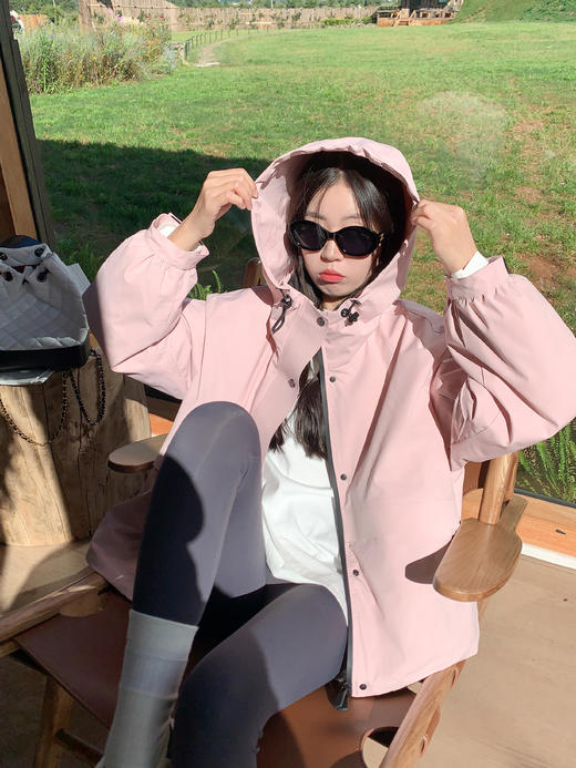 <曾小咸推荐>新品现货秒杀！卖完下架不再补 ！微信粉丝打折价！！白鸭绒保暖连帽羽绒服 日常629.99/件 立减270 秒杀359.99/件！！ 商品图8