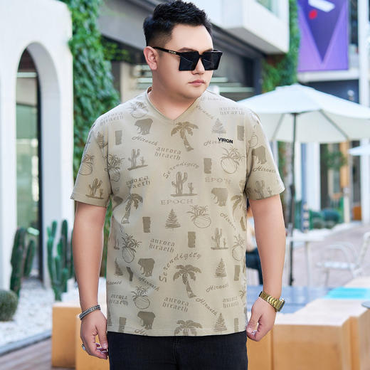 【纯棉】【DYG】大依优型大码男装V领T恤潮流印花男加肥加大码宽松短袖T恤男士肥佬衣服衫 商品图6