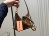 D021421伯爵驼色复古腋下包无论是手拎还是斜挎都轻松自如 商品缩略图10