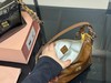 D021421伯爵驼色复古腋下包无论是手拎还是斜挎都轻松自如 商品缩略图14
