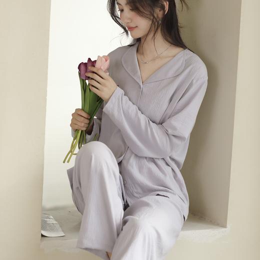 KEMU壳木软软翻领家居服 肌理感纹理面料 轻软舒适亲肤 经典的翻领款型 简约日常 商品图4