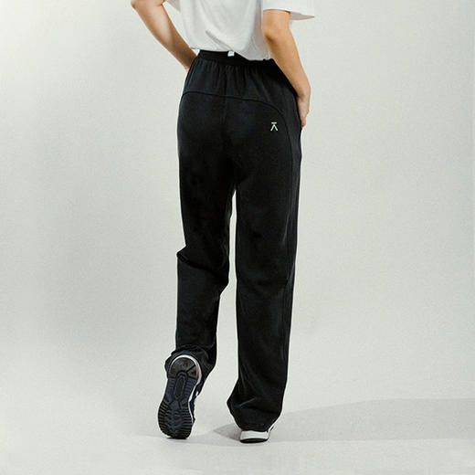 【十一降价福利】ACMEITEM 爱棵米 坑纹运动长裤25春季新款休闲宽松直筒弹力卫裤女 GAG2020929A 商品图1