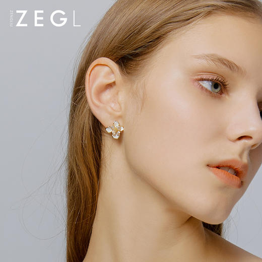 ZEGL气质花朵耳钉女小众设计感高级轻奢耳环耳夹小众耳饰2025新款 商品图2