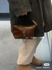 D021421伯爵驼色复古腋下包无论是手拎还是斜挎都轻松自如 商品缩略图3