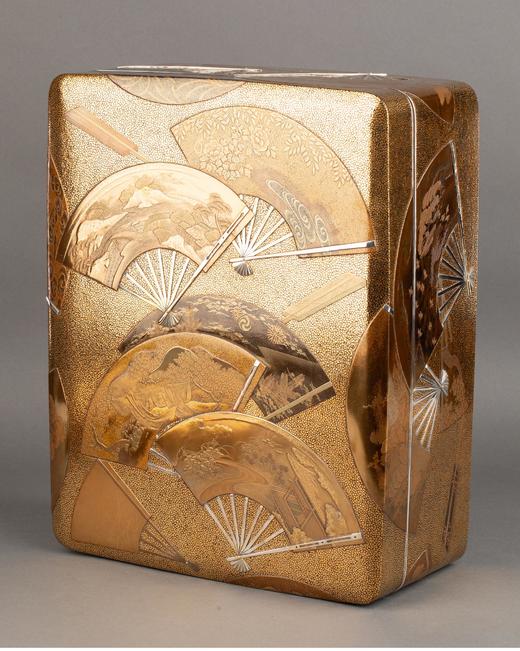 独角鹿西洋古董 20世纪初日本明治时期出品和扇主题金漆莳绘砚箱及文房套件 商品图3