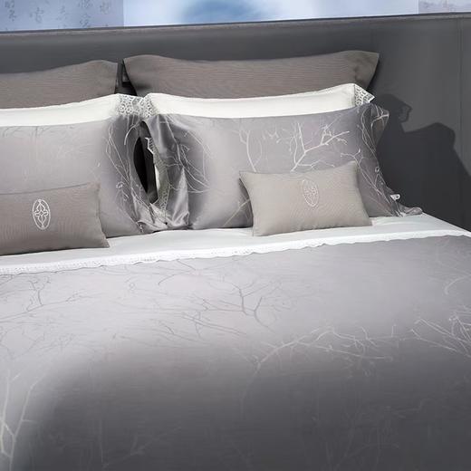 10楼罗卡芙/惠谊新中式100支全棉新疆长绒棉提花四件套 墨韵青枝  220* 240cm吊牌价5980元 活动价3980元 商品图1