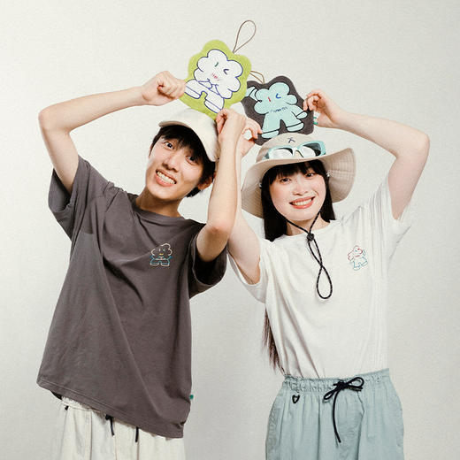 【出游季特惠】ACMEITEM 爱棵米 夏新款户外轻量吸湿速干短袖运动印花宽松T恤男女 GAG3440731A 商品图1