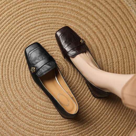 OLD-2883羊皮~3cm复古方头山茶花浅口粗跟单鞋女2025春季新款中跟百搭简约 商品图1