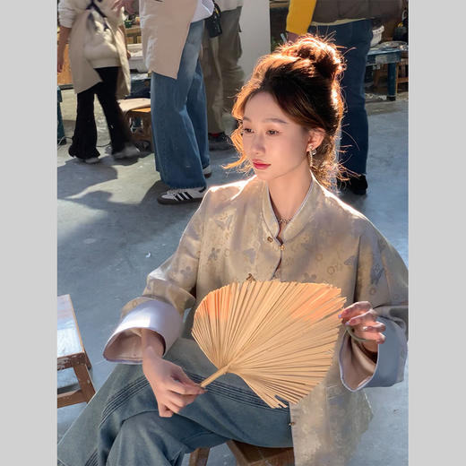 金蘑菇菇 蝴蝶翩返 春山早望/蝴蝶提花高级感清冷系新中式外套 商品图3