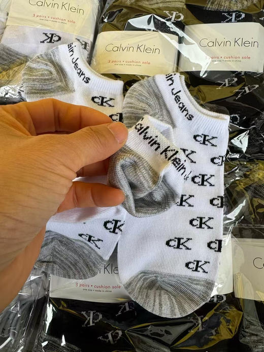 外贸原单正品Calvin Klein/CK男女款夏季浅口短袜，船袜。黑白两色，一卡三双。均码36-44
特价59两卡六双包邮 商品图9