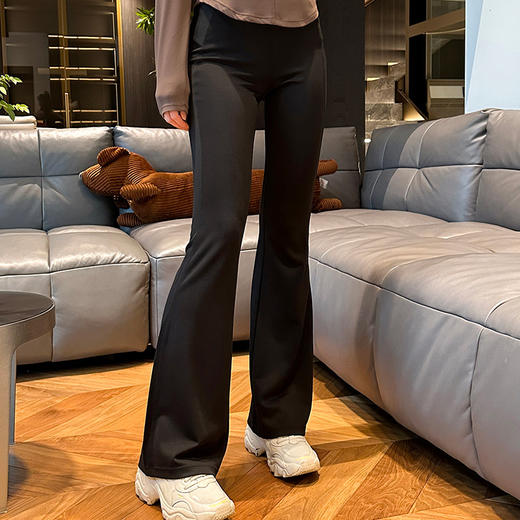【自带长腿特效】官网850！高腰翘臀弹力运动喇叭裤女 宽松遮肉显瘦垂感休闲裤长裤舒适居家 商品图4