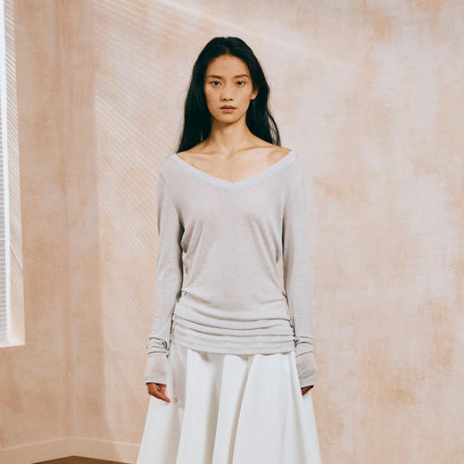 NUTH柔软亲肤透感打底衫V领针织长袖T恤 黑色/冰川灰 商品图3