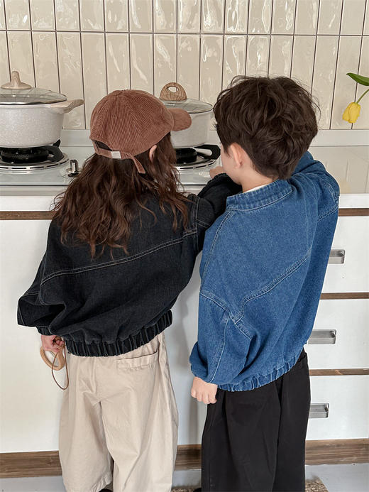 【简洁利落版型，率性潇洒~】2025儿童春季机车风 牛仔外套 男女宝宝百搭上衣 时髦夹克外套 男女同款-QQ 商品图3